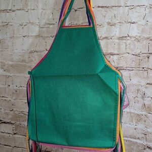 ♥️Kids Aprons Set Of 12 Various ColorsNew without tagsTie closure, cooking,